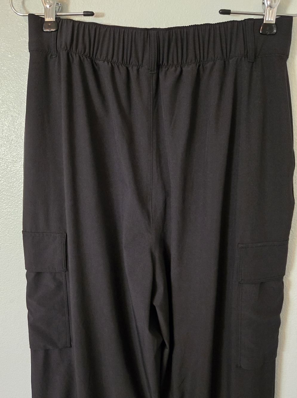 Gap Fit | Black High Rise Runaround Cargo Joggers Size Small Tall - Picture 6 of 13